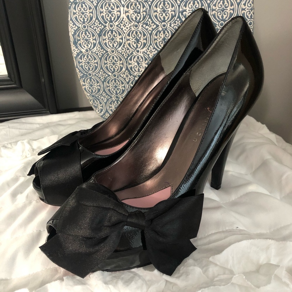 Black Paris Hilton heels